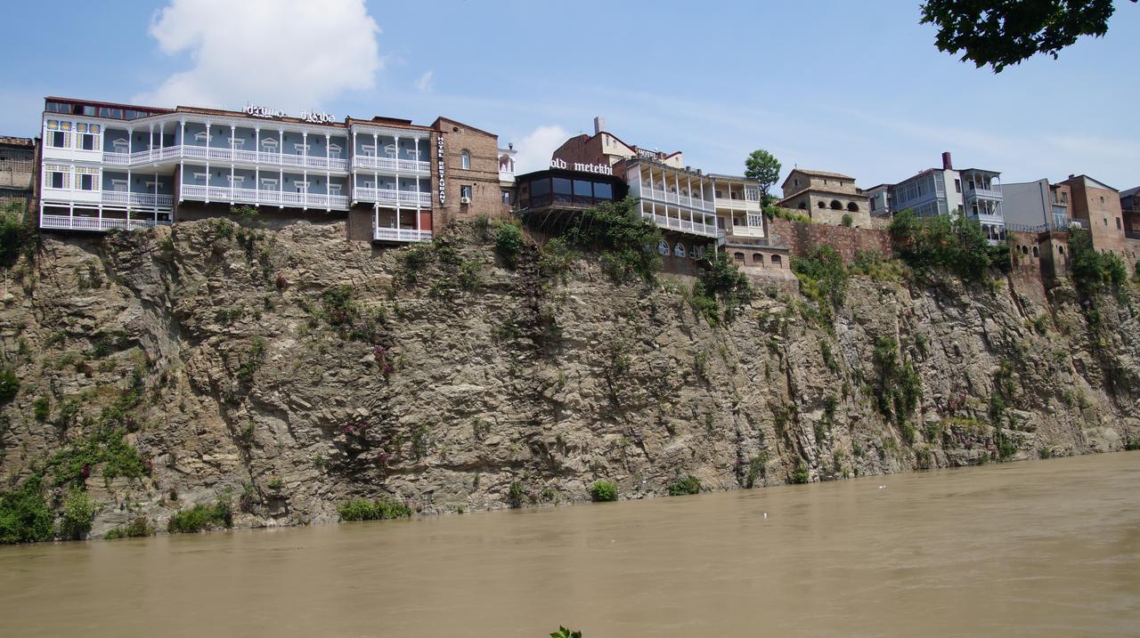 Old tbilisi hotel. Гостиница Метехи в Тбилиси. Old Metekhi Тбилиси ресторан. Тбилиси Авлабар Метехи. Отель Дзвели Метехи Тбилиси.